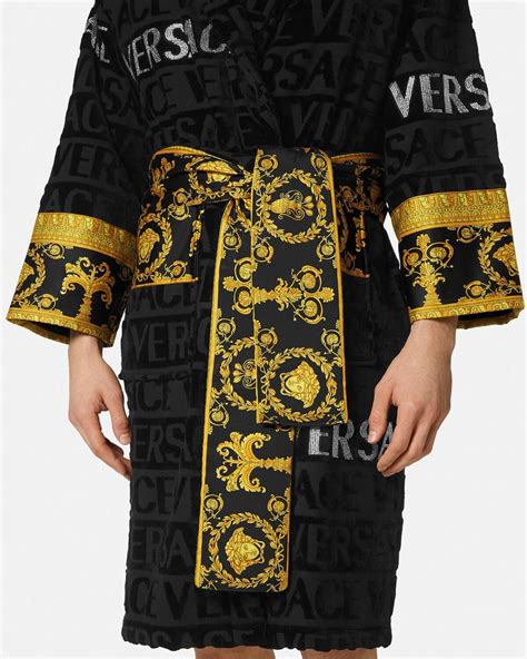 Versace Bademäntel » Kaufen Sie + 10 Produkte online – 